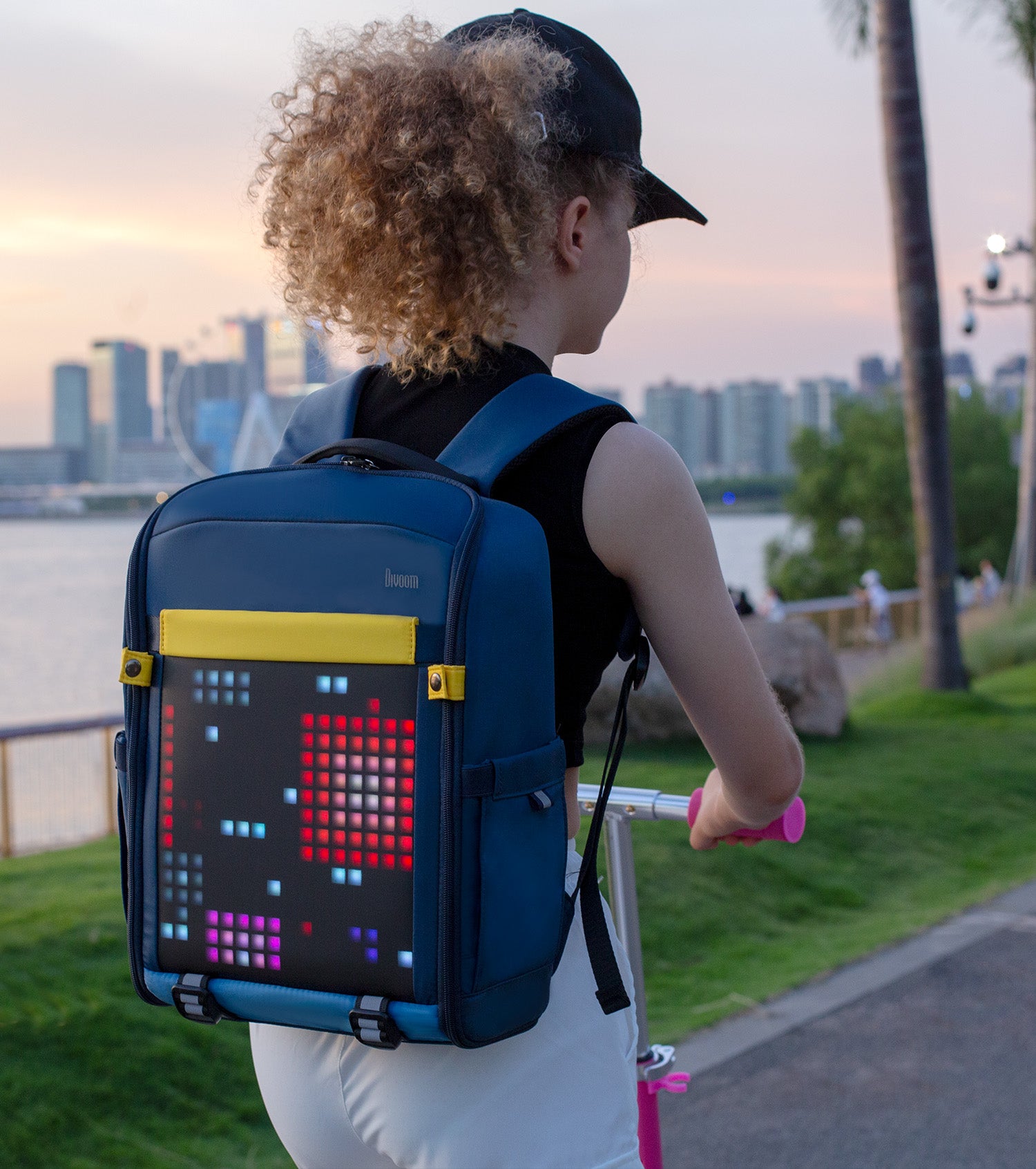 Divoom Backpack-S スマート LED ピクセル アート バックパック